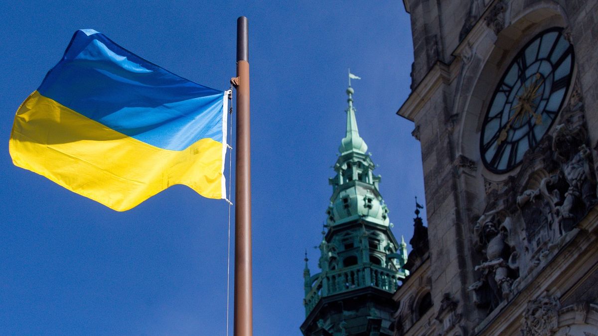 Vyvěste ukrajinské vlajky, vyzvala Česko asociace. A modleme se, dodaly církve